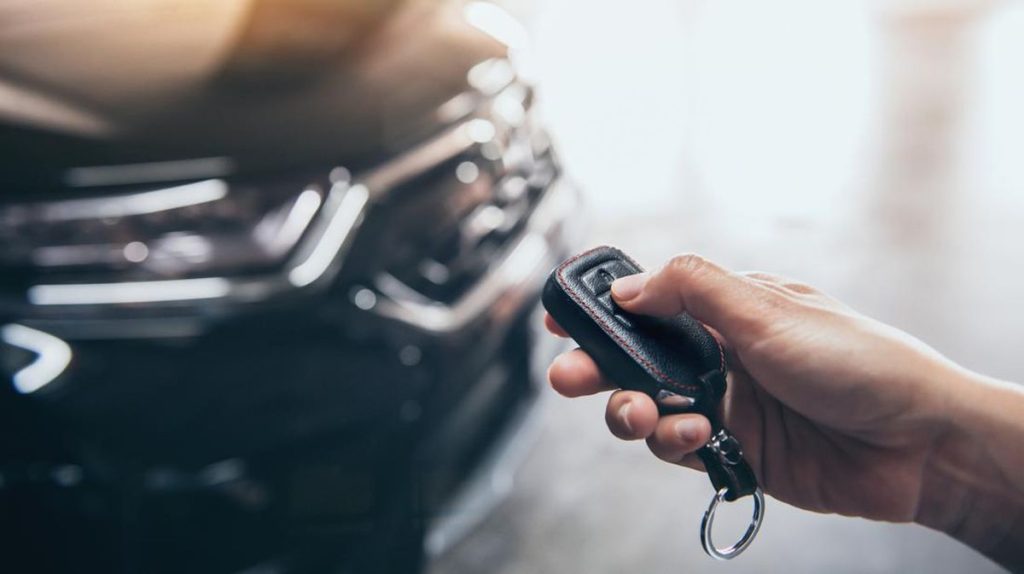 Ciri-ciri Baterai Remote Kunci Mobil Minta Diganti