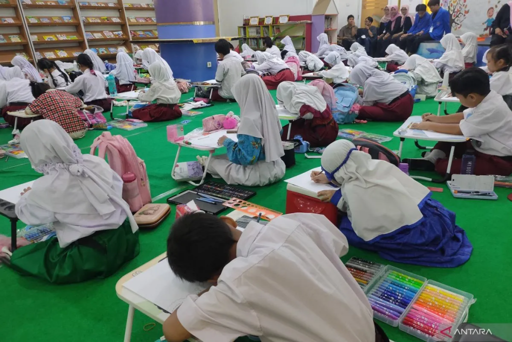 Pengelolaan perpustakaan RPTRA secara modern jadi magnet bagi warga