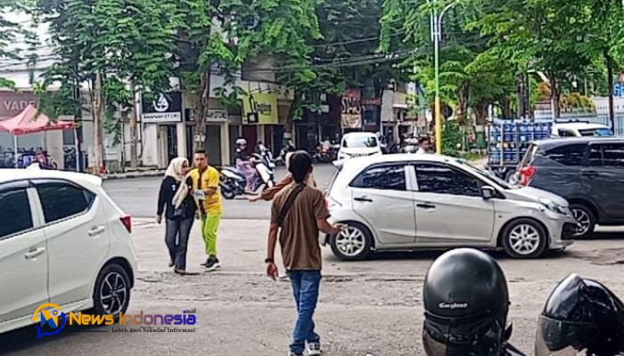 Diduga Selingkuh, Istri Pria Berseragam RSIA Puri Bunda Labrak Terduga Pelakor di Arlan » News Indonesia